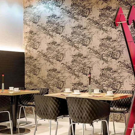 Mercure Zentrum מלון 3*