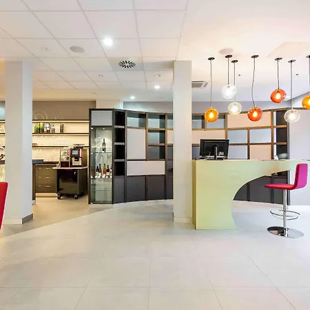 מלון Mercure Zentrum 3*