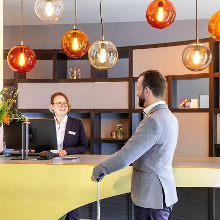 מלון Mercure Zentrum 3*