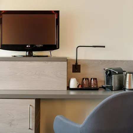מלון Mercure Zentrum 3*