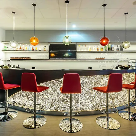Mercure Zentrum מלון 3*