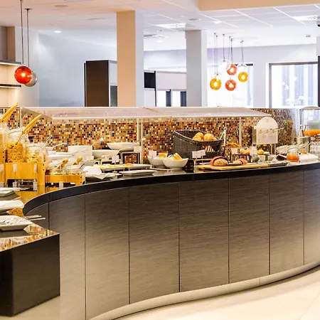 Отель Mercure Zentrum 3*